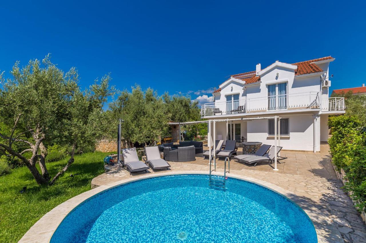 Holiday Home Olive Garden Brzac Exterior foto
